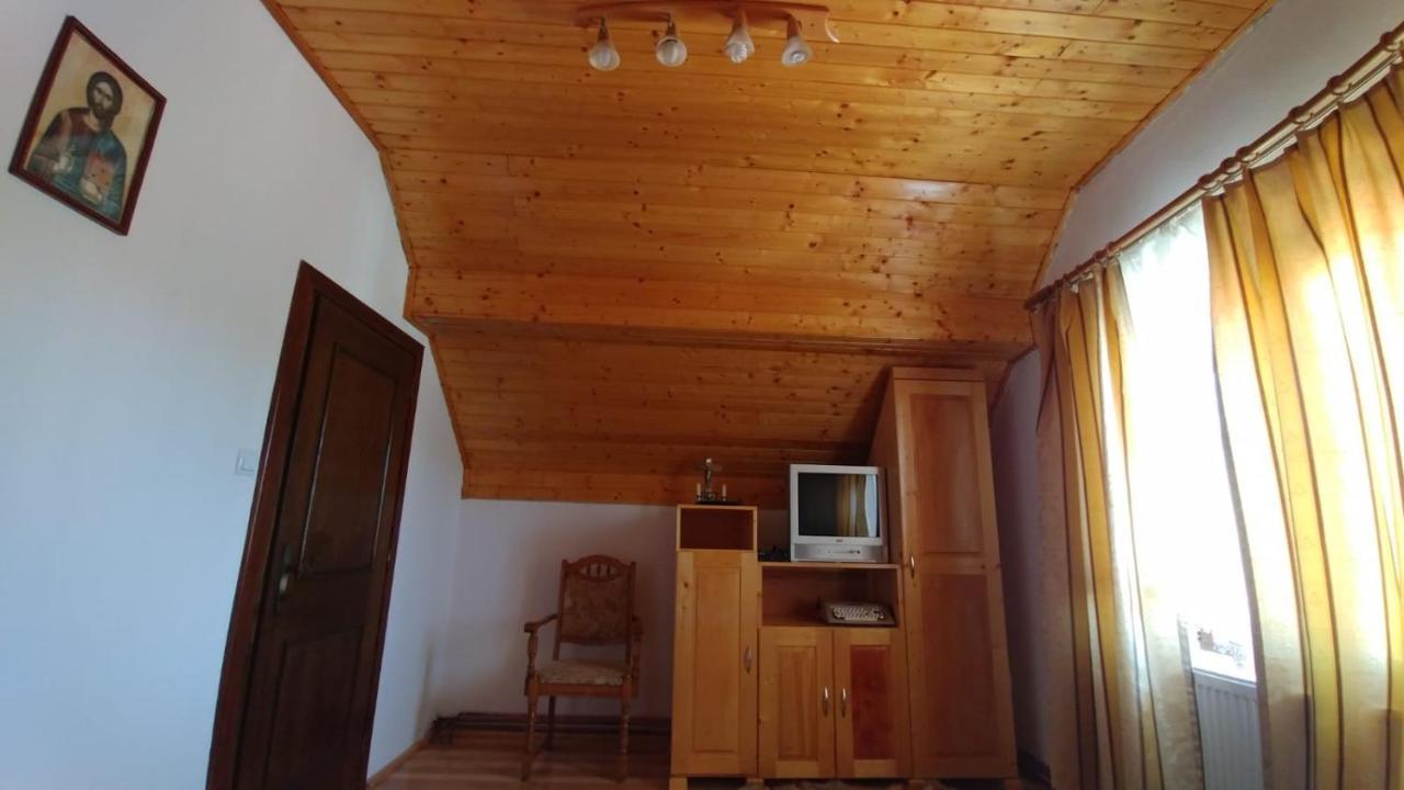 Casa Darius Villa Novaci-Străini Dış mekan fotoğraf