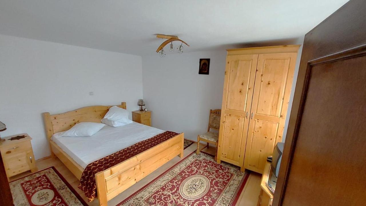 Casa Darius Villa Novaci-Străini Dış mekan fotoğraf