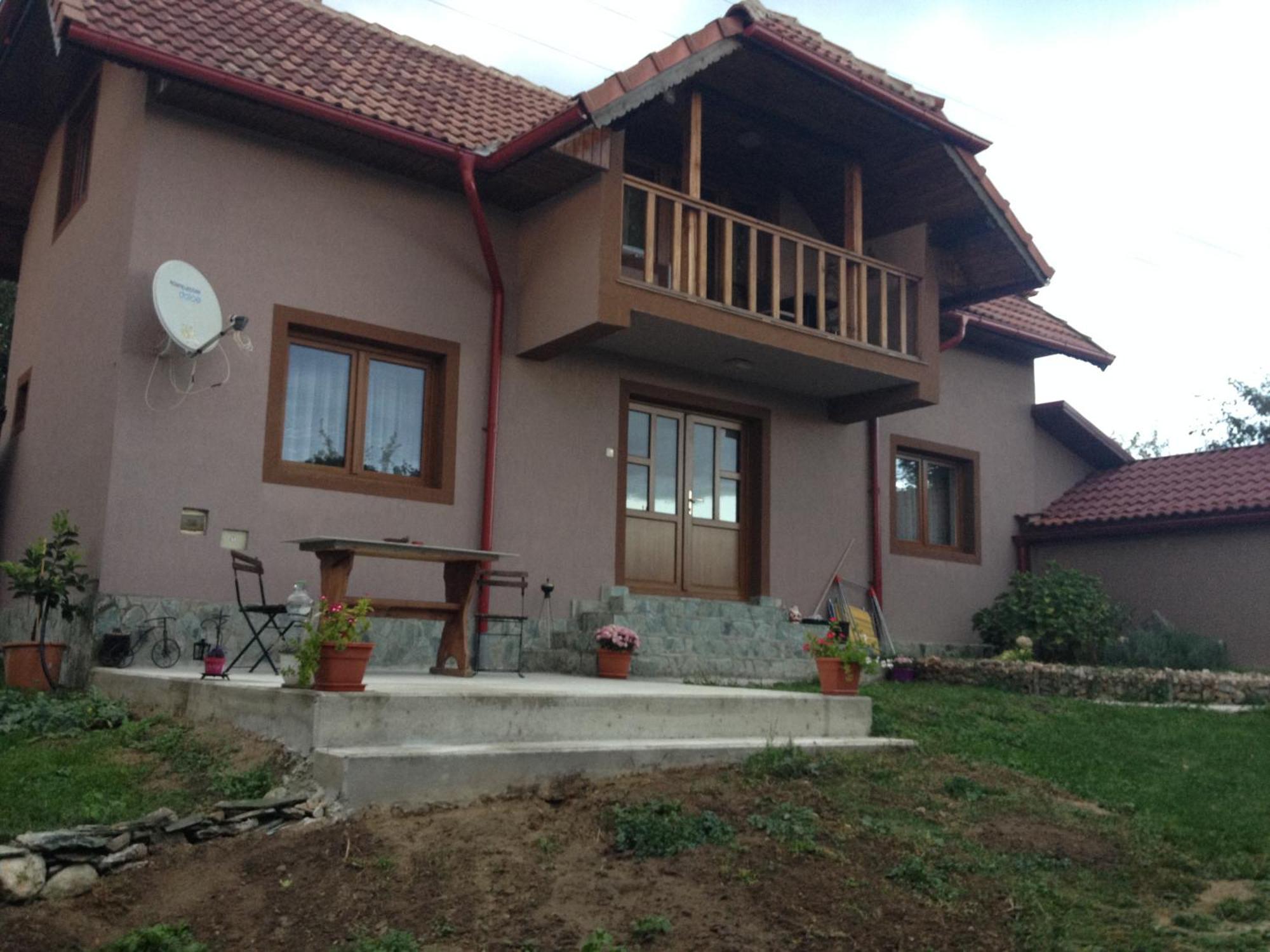Casa Darius Villa Novaci-Străini Dış mekan fotoğraf